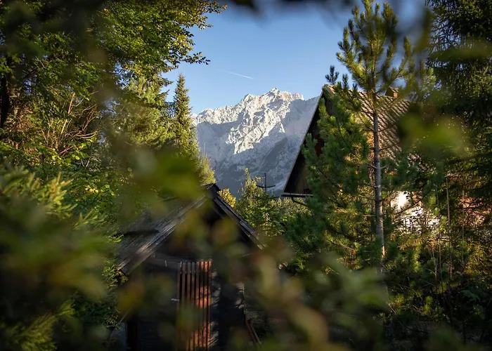 Idyllic In Beautiful Alps זגורניה יזרסקו